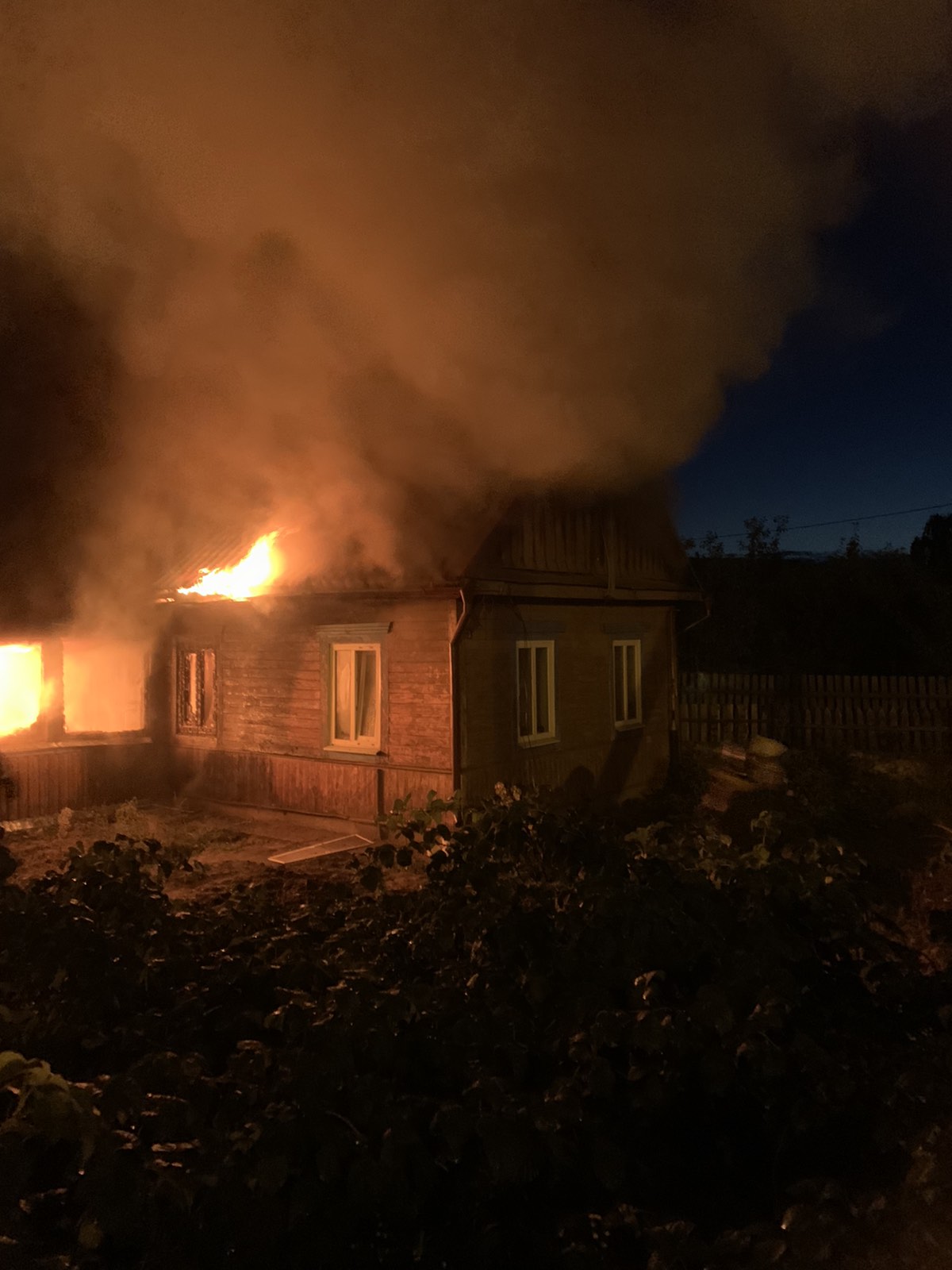 На пожаре в Мозыре хозяйка дома получила травмы