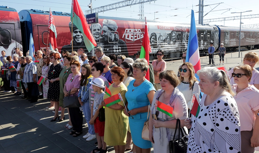 Уникальный передвижной музей «Поезд Победы» сделал остановку в городе Калинковичи