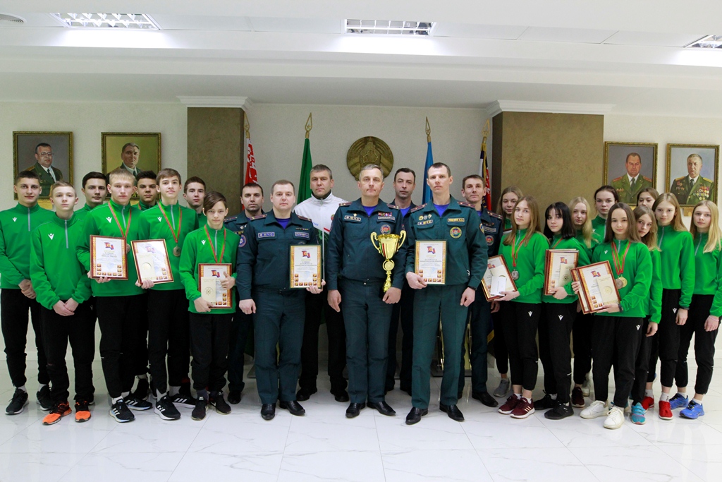 В Гомеле наградили победителей и призёров соревнований по пожарно-спасательному спорту