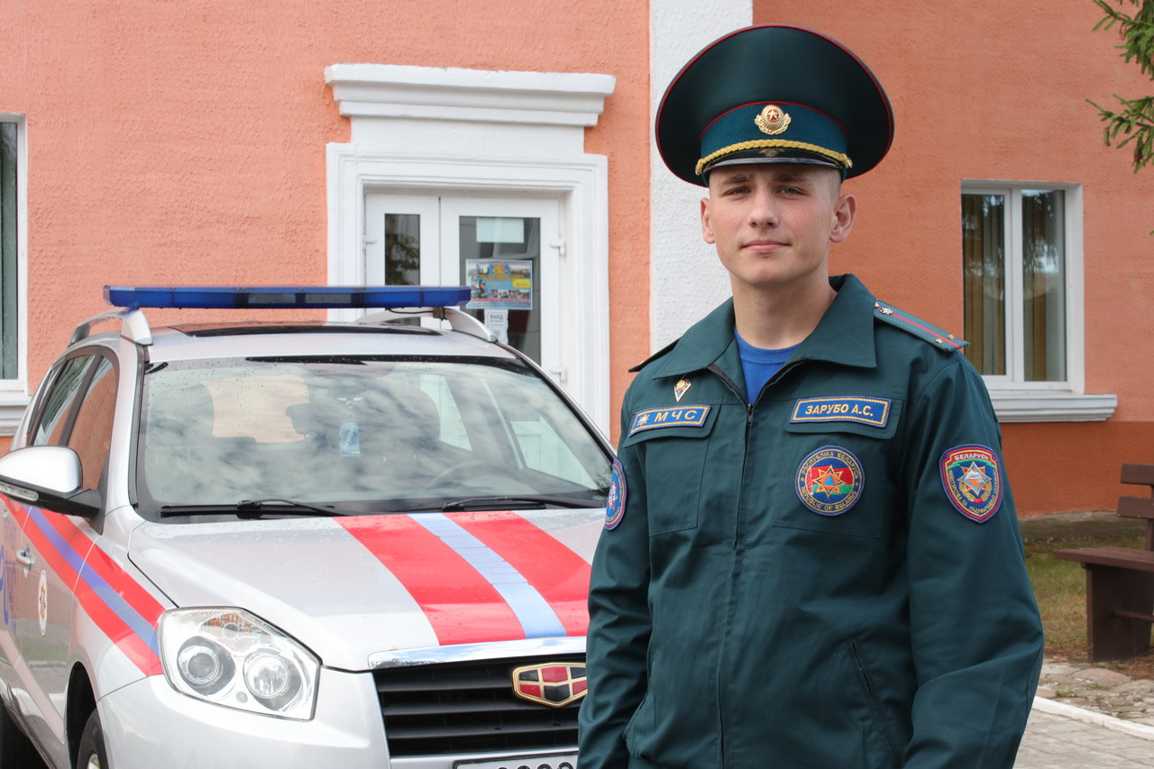 Спасатель Александр Зарубо номинирован на «Человека года – 2021» в Рогачеве