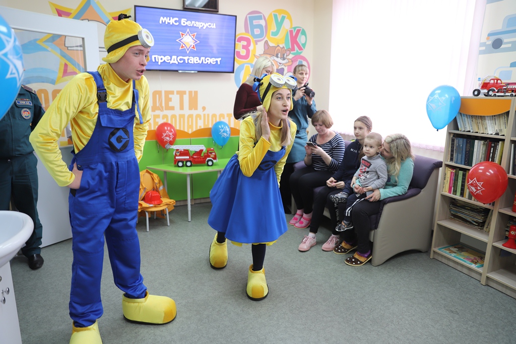 В Гомельской областной детской клинической больнице открылась вторая имиджевая комната МЧС