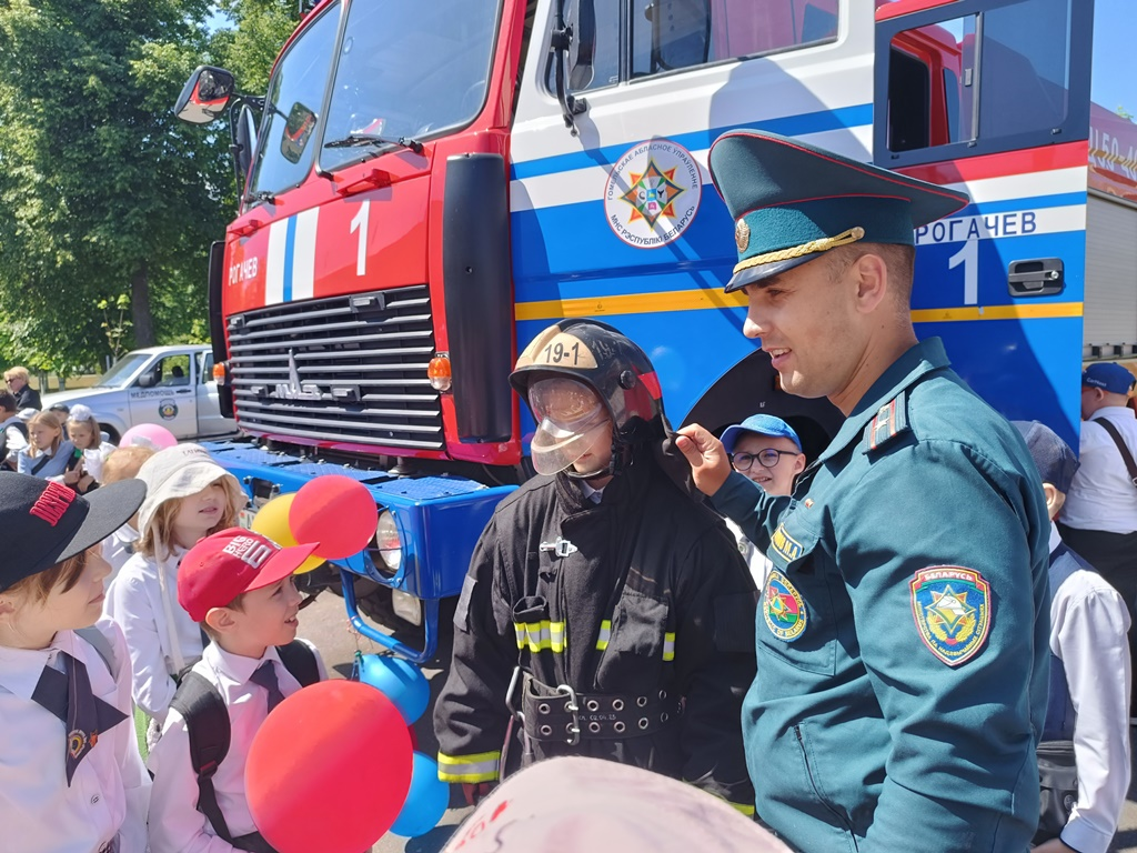 Солнце в ладонях: в регионах области прошли мероприятия, посвященные  Международному дню защиты детей