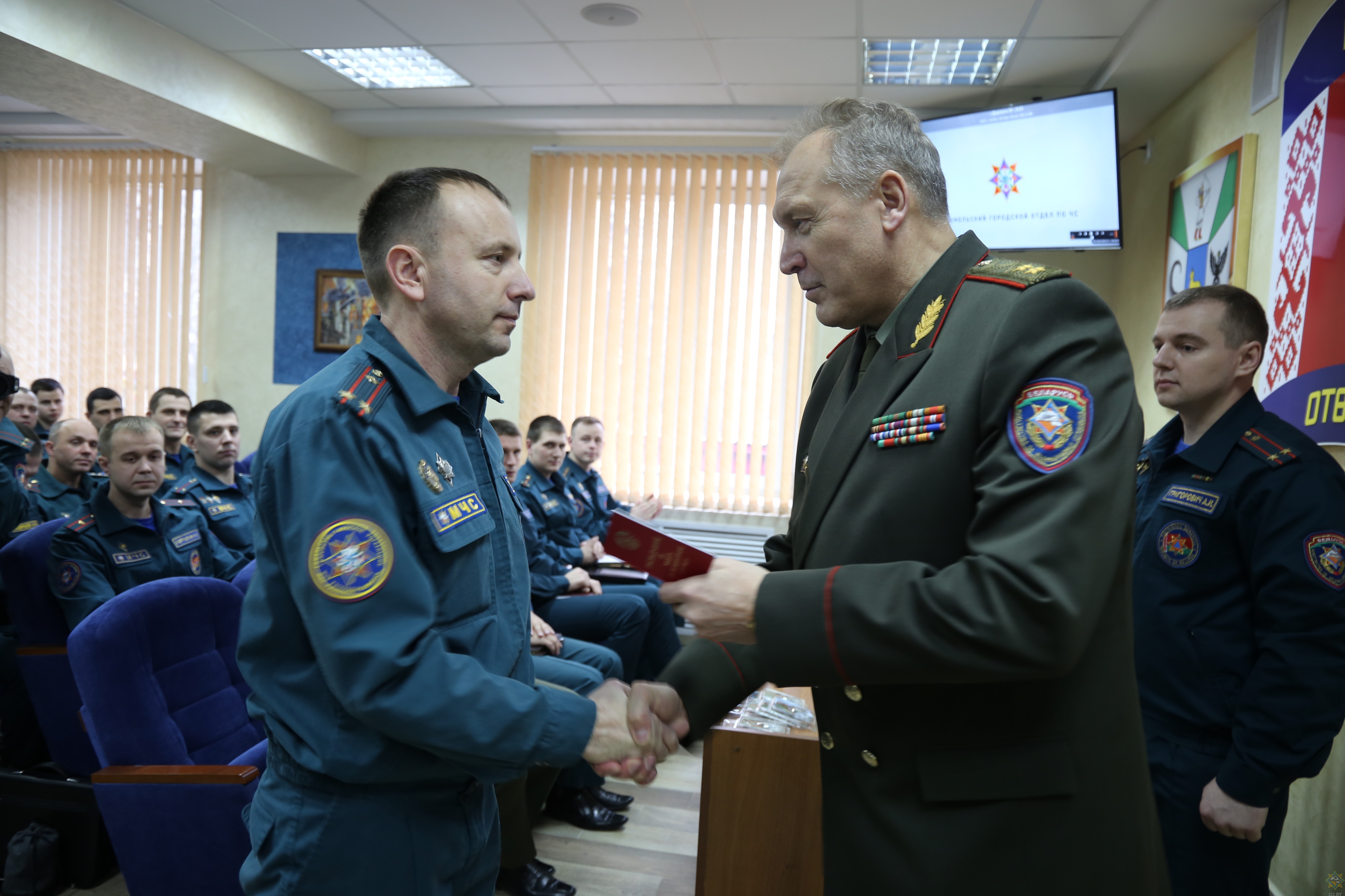 Гомельская областная мчс. Гомельский институт МЧС. Гомельский городской отдел МЧС Гомель. Министр по чрезвычайным ситуациям Беларуси. Лупяченко Гомельский городской отдел по ЧС.